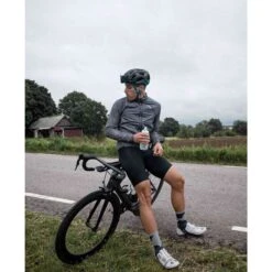 POC Ventral Lite Helmet - 1037 Uranium Black Matt -POC 10670 ventrallite 8340 uraniumblack basaltbluematt 2 947399 1