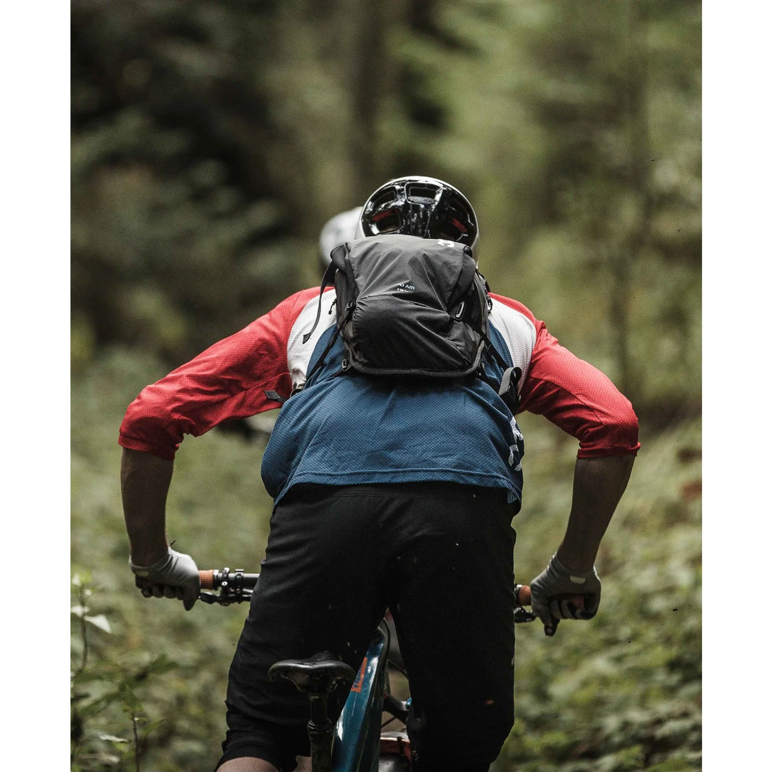 POC Essential Enduro Shorts - 1002 Uranium Black 7 POC Essential Enduro Shorts - 1002 Uranium Black - Image 7